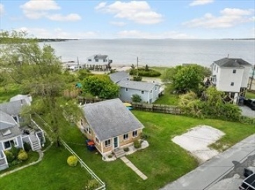 13B Hathaway, Fairhaven, Massachusetts, 3 Bedrooms Bedrooms, 5 Rooms Rooms,1 BathroomBathrooms,Residential Lease,For Rent,Hathaway,73391822