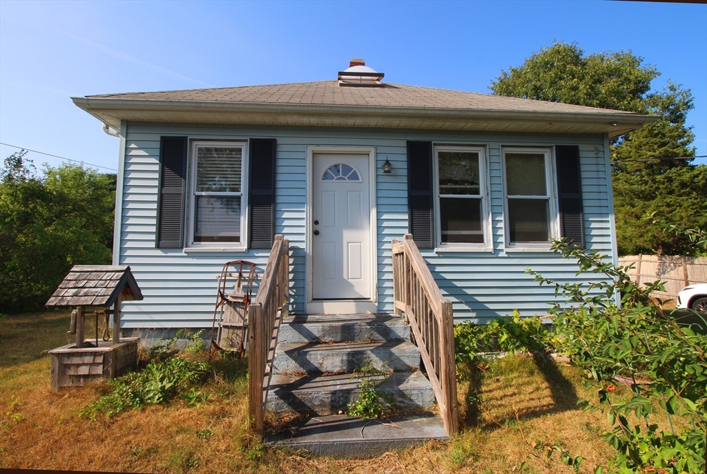 1 Mattos Ave, Wareham, Massachusetts, 2 Bedrooms Bedrooms, 4 Rooms Rooms,1 BathroomBathrooms,Residential,For Sale,Mattos Ave,73417998