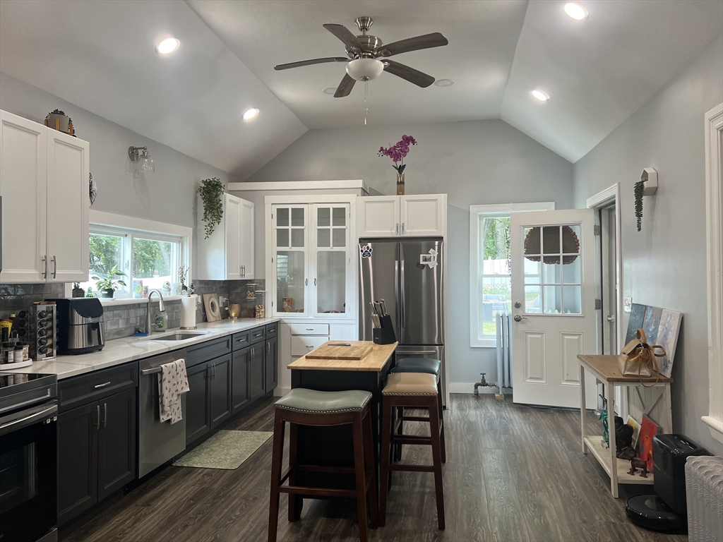 31 Spring Pl, Winchendon, Massachusetts, 3 Bedrooms Bedrooms, 6 Rooms Rooms,1 BathroomBathrooms,Residential,For Sale,Spring Pl,73428252