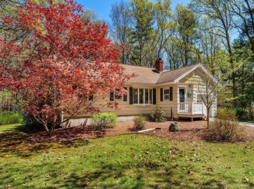 702 Lowell Street, Carlisle, Massachusetts, 2 Bedrooms Bedrooms, 6 Rooms Rooms,1 BathroomBathrooms,Residential,For Sale,Lowell Street,73370363