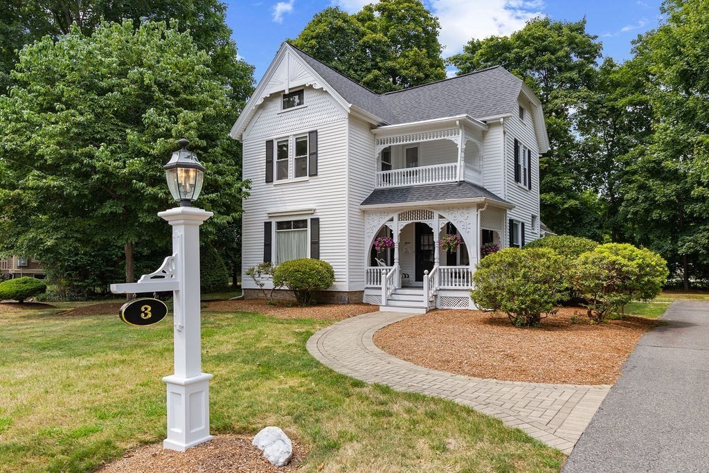 3 Bassett St, Foxboro, Massachusetts, 4 Bedrooms Bedrooms, 7 Rooms Rooms,1.5 BathroomsBathrooms,Residential,For Sale,Bassett St,73417925