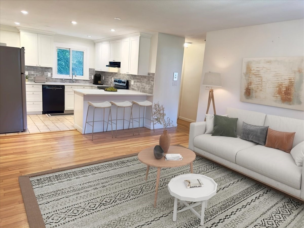 53 Lionel Avenue, Waltham, Massachusetts, 2 Bedrooms Bedrooms, 4 Rooms Rooms,1 BathroomBathrooms,Residential,For Sale,Lionel Avenue,73420588