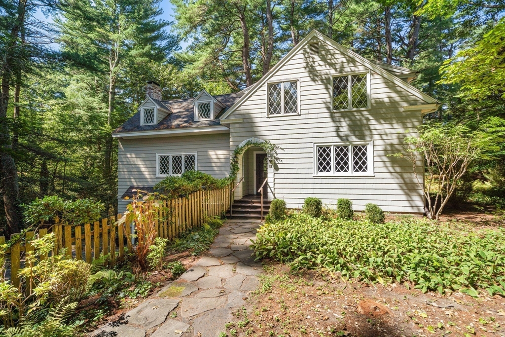 22 Glezen Ln, Wayland, Massachusetts, 4 Bedrooms Bedrooms, 9 Rooms Rooms,3 BathroomsBathrooms,Residential,For Sale,Glezen Ln,73428163