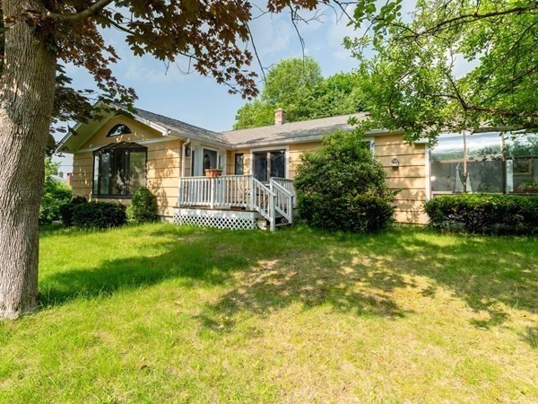 71 Hilltop St, Springfield, Massachusetts, 3 Bedrooms Bedrooms, 5 Rooms Rooms,2 BathroomsBathrooms,Residential,For Sale,Hilltop St,73417302