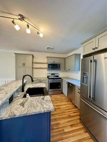 117 Martha, Fall River, Massachusetts, 2 Bedrooms Bedrooms, 5 Rooms Rooms,1.5 BathroomsBathrooms,Residential Lease,For Rent,Martha,73445577