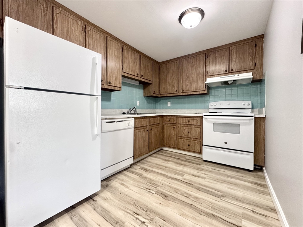 6 Old Colony Ln, Arlington, Massachusetts, 1 Bedroom Bedrooms, 3 Rooms Rooms,1 BathroomBathrooms,Residential Lease,For Rent,Old Colony Ln,73421937