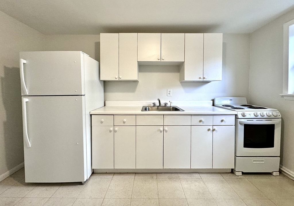 12 Vinal St, Boston, Massachusetts, 1 Bedroom Bedrooms, 3 Rooms Rooms,1 BathroomBathrooms,Residential Lease,For Rent,Vinal St,73428953