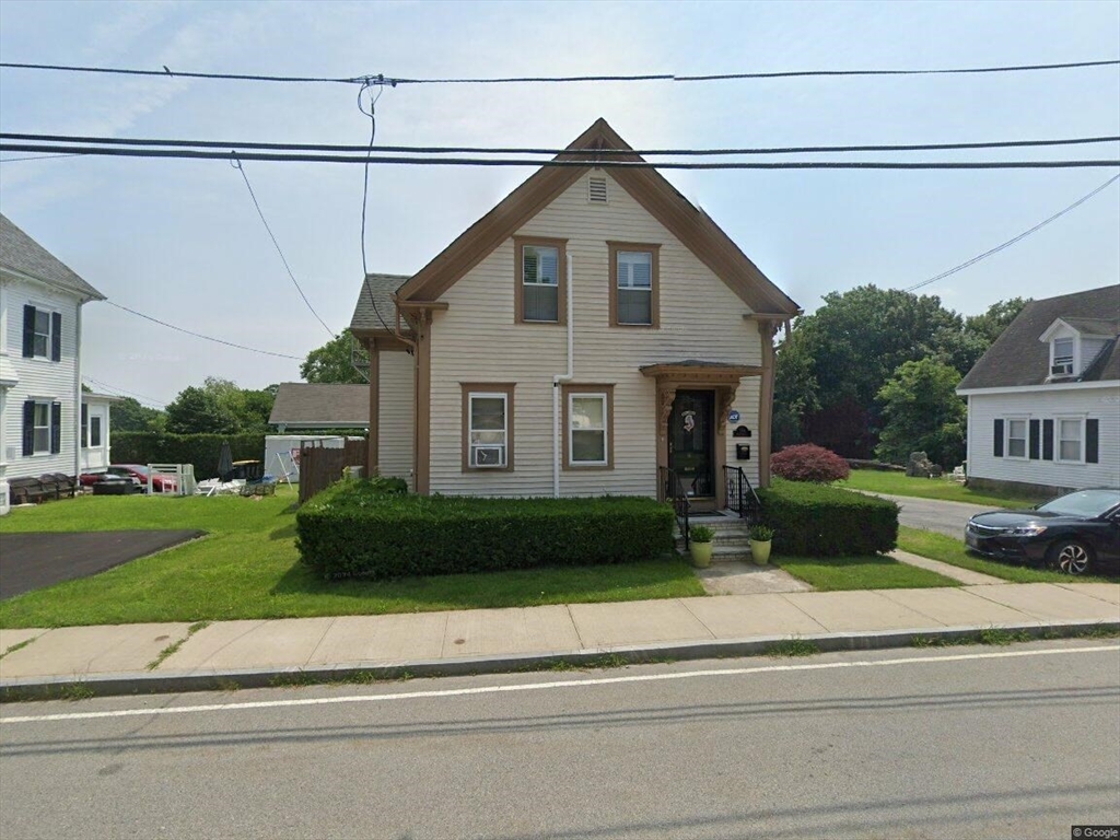 564 High St, Somerset, Massachusetts, 5 Bedrooms Bedrooms, 10 Rooms Rooms,2.5 BathroomsBathrooms,Residential Income,For Sale,High St,73445939