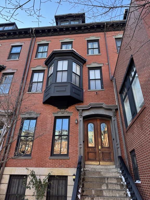 451-453 Massachusetts Ave, Boston, Massachusetts, 2 Bedrooms Bedrooms, 4 Rooms Rooms,2 BathroomsBathrooms,Residential,For Sale,Massachusetts Ave,73321464