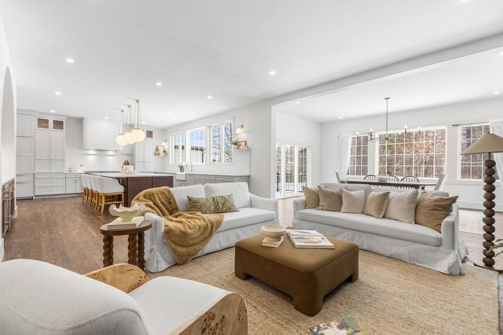 31 Porter Rd, Andover, Massachusetts, 6 Bedrooms Bedrooms, 17 Rooms Rooms,7.5 BathroomsBathrooms,Residential,For Sale,Porter Rd,73445968