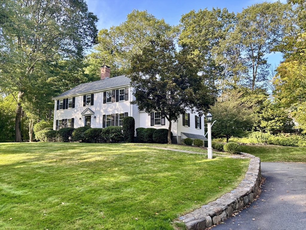 81 Hampshire Rd, Wellesley, Massachusetts, 4 Bedrooms Bedrooms, 8 Rooms Rooms,2.5 BathroomsBathrooms,Residential Lease,For Rent,Hampshire Rd,73428375