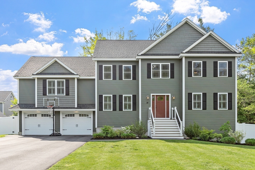32 Gilman Rd, Billerica, Massachusetts, 4 Bedrooms Bedrooms, 11 Rooms Rooms,3.5 BathroomsBathrooms,Residential,For Sale,Gilman Rd,73384539
