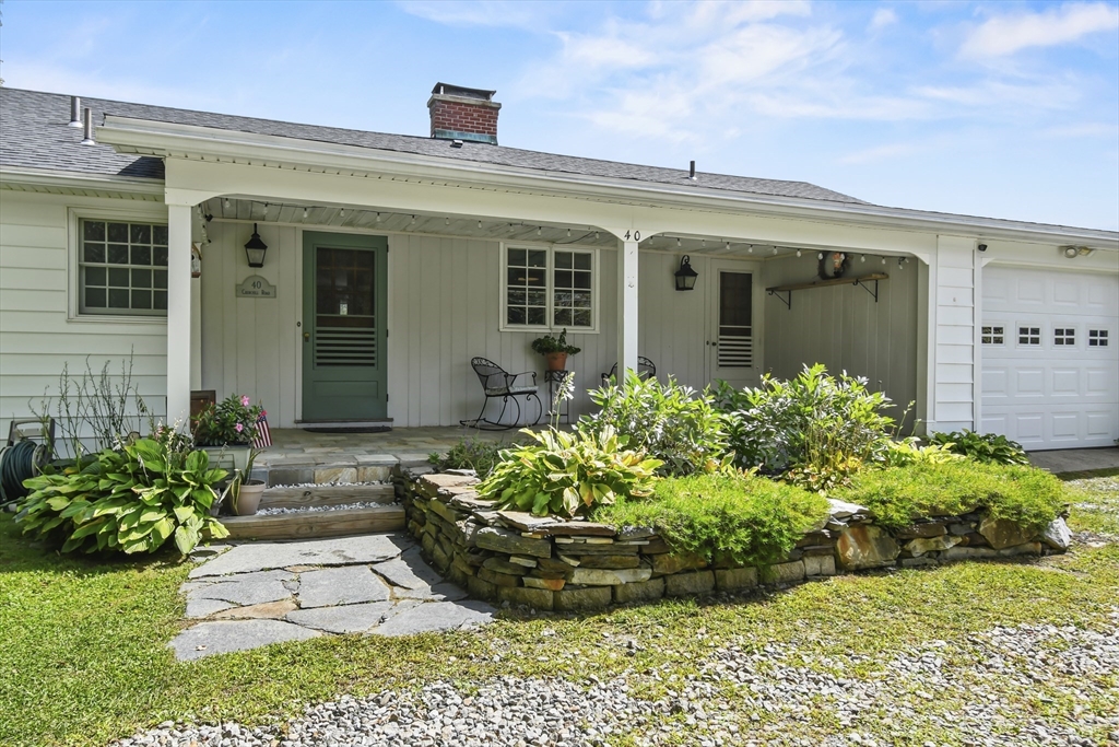 40 Churchill St, Pittsfield, Massachusetts, 3 Bedrooms Bedrooms, 6 Rooms Rooms,2 BathroomsBathrooms,Residential,For Sale,Churchill St,73429540