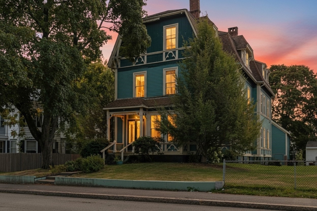 30 Harrison Street, Taunton, Massachusetts, 8 Bedrooms Bedrooms, 18 Rooms Rooms,3 BathroomsBathrooms,Residential Income,For Sale,Harrison Street,73427130