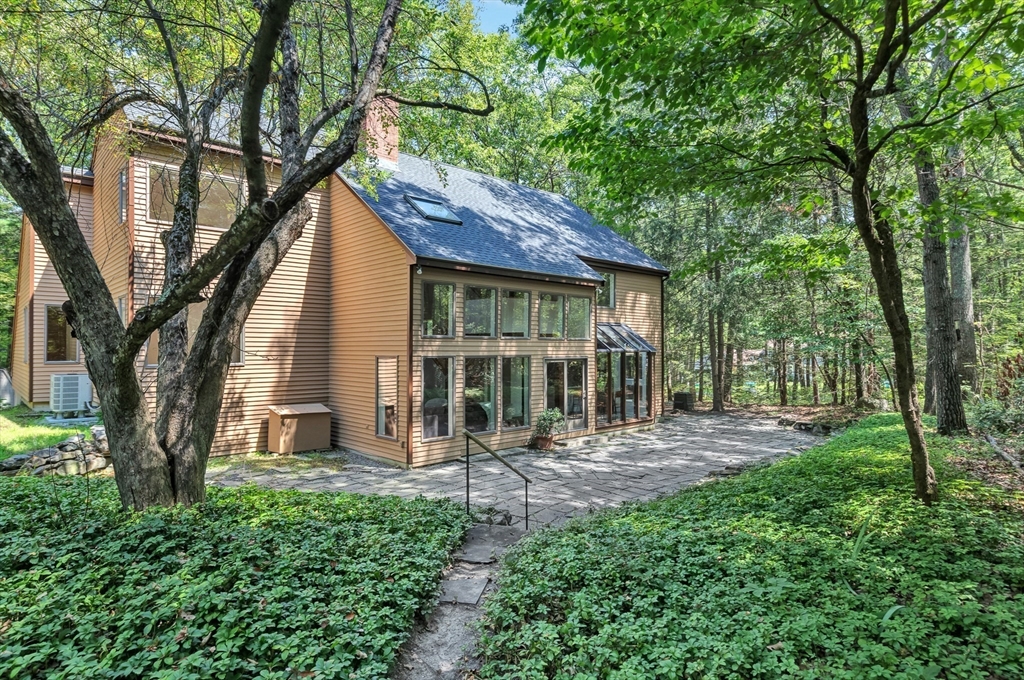 95 Ann Lee Road, Harvard, Massachusetts, 4 Bedrooms Bedrooms, 9 Rooms Rooms,3 BathroomsBathrooms,Residential,For Sale,Ann Lee Road,73412002