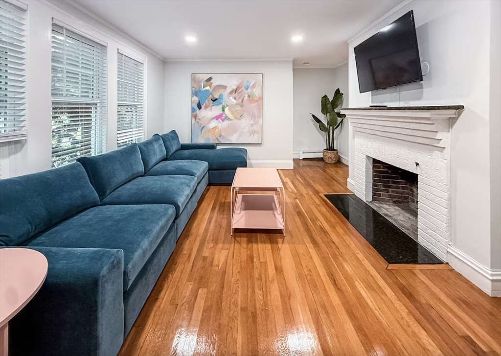 65-67 Saint James Cir, Newton, Massachusetts, 4 Bedrooms Bedrooms, 10 Rooms Rooms,2 BathroomsBathrooms,Residential Lease,For Rent,Saint James Cir,73446114