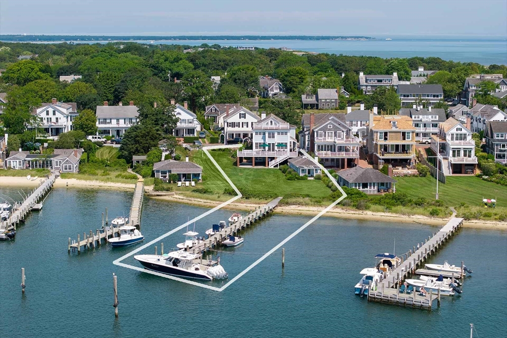 111 North Water Street, Edgartown, Massachusetts, 6 Bedrooms Bedrooms, 11 Rooms Rooms,4.5 BathroomsBathrooms,Residential,For Sale,North Water Street,73399803