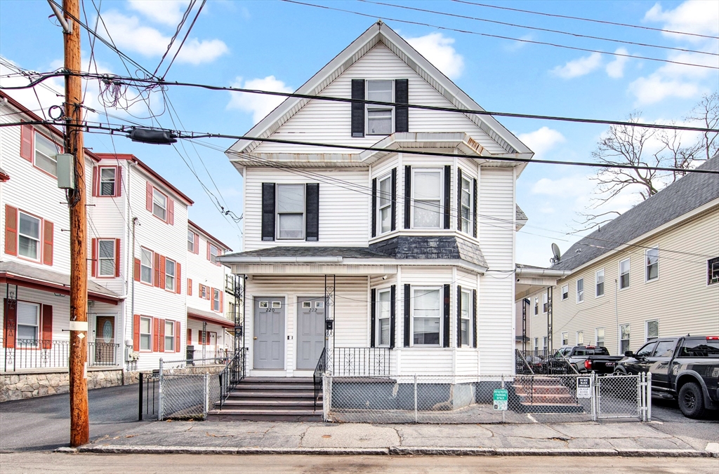 220 Concord St, Lowell, Massachusetts, 4 Bedrooms Bedrooms, 12 Rooms Rooms,3 BathroomsBathrooms,Residential Income,For Sale,Concord St,73356715