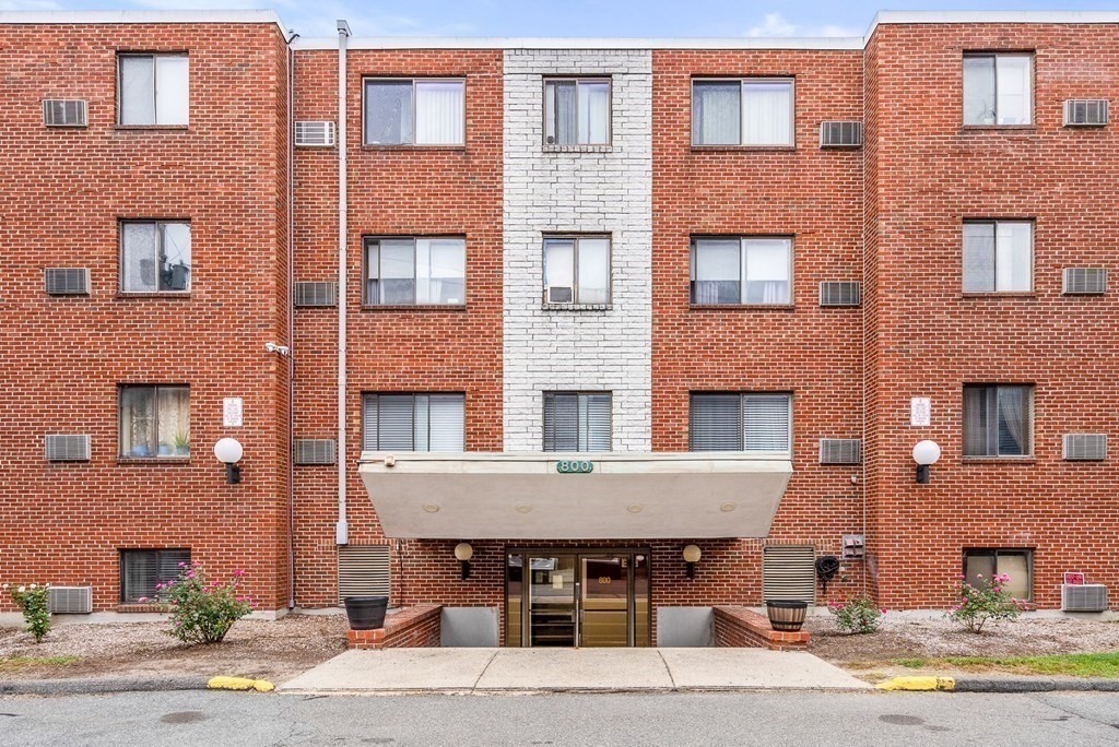 800 Governors Dr, Winthrop, Massachusetts, 2 Bedrooms Bedrooms, 5 Rooms Rooms,1 BathroomBathrooms,Residential Lease,For Rent,Governors Dr,73446308