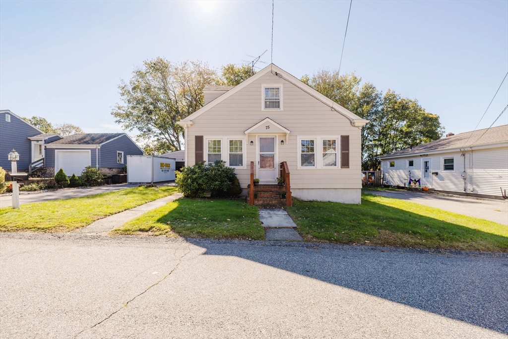 75 Randolph Ave, Tiverton, Rhode Island, 3 Bedrooms Bedrooms, 6 Rooms Rooms,1 BathroomBathrooms,Residential,For Sale,Randolph Ave,73446275