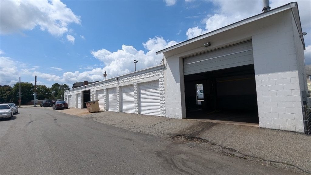 31 Link St, Pawtucket, Rhode Island, ,Commercial Sale,For Sale,Link St,73419290