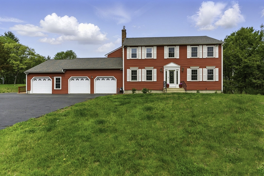 1 New Castle Rd, Ashland, Massachusetts, 5 Bedrooms Bedrooms, 13 Rooms Rooms,3.5 BathroomsBathrooms,Residential,For Sale,New Castle Rd,73371137