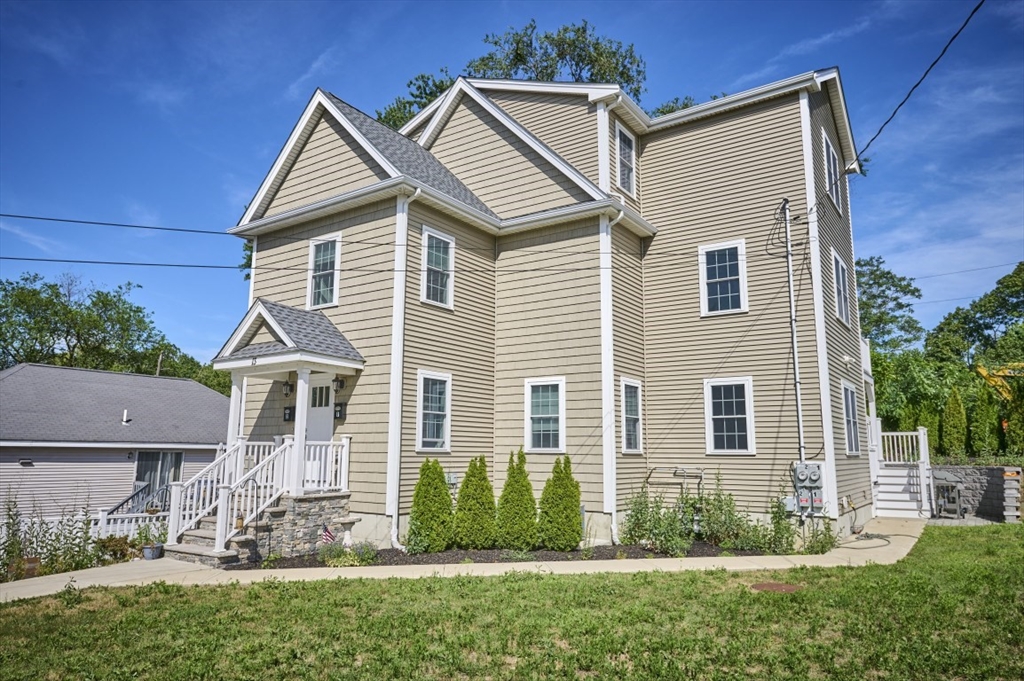 13 Harris St, Revere, Massachusetts, 3 Bedrooms Bedrooms, 5 Rooms Rooms,2.5 BathroomsBathrooms,Residential Lease,For Rent,Harris St,73439213