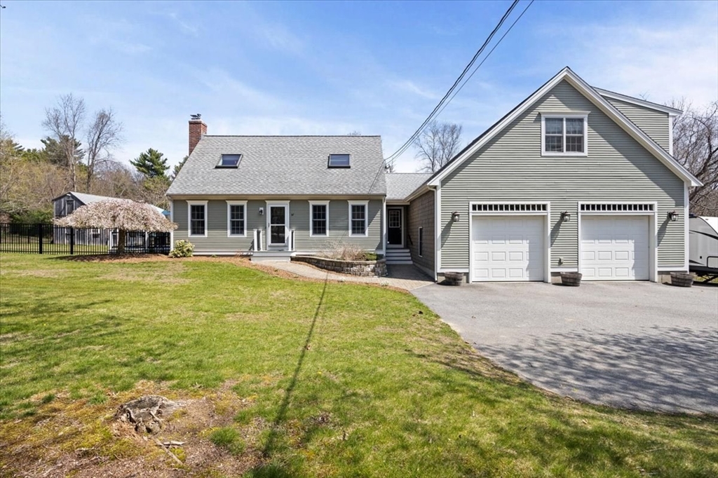 57 County St, Lakeville, Massachusetts, 4 Bedrooms Bedrooms, 8 Rooms Rooms,2.5 BathroomsBathrooms,Residential,For Sale,County St,73422167