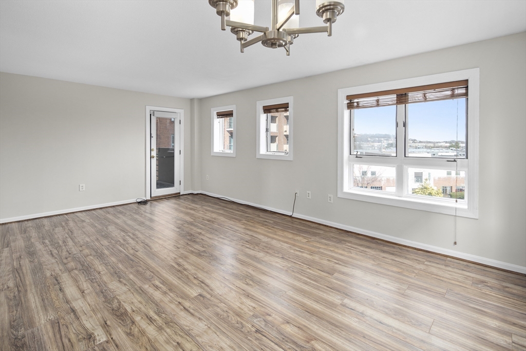 165 Cottage St, Chelsea, Massachusetts, 3 Bedrooms Bedrooms, 7 Rooms Rooms,2 BathroomsBathrooms,Residential Lease,For Rent,Cottage St,73446583