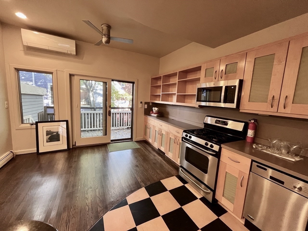 44 Gorham Street, Cambridge, Massachusetts, 2 Bedrooms Bedrooms, 8 Rooms Rooms,2 BathroomsBathrooms,Residential Lease,For Rent,Gorham Street,73446601