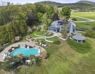 60 Old Cheshire Rd, Lanesborough, Massachusetts, 4 Bedrooms Bedrooms, 11 Rooms Rooms,4 BathroomsBathrooms,Residential,For Sale,Old Cheshire Rd,73446624