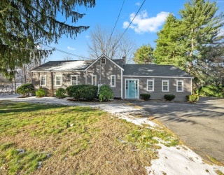 216 Boston Rd, Southborough, Massachusetts, 3 Bedrooms Bedrooms, 8 Rooms Rooms,2.5 BathroomsBathrooms,Residential,For Sale,Boston Rd,73446670