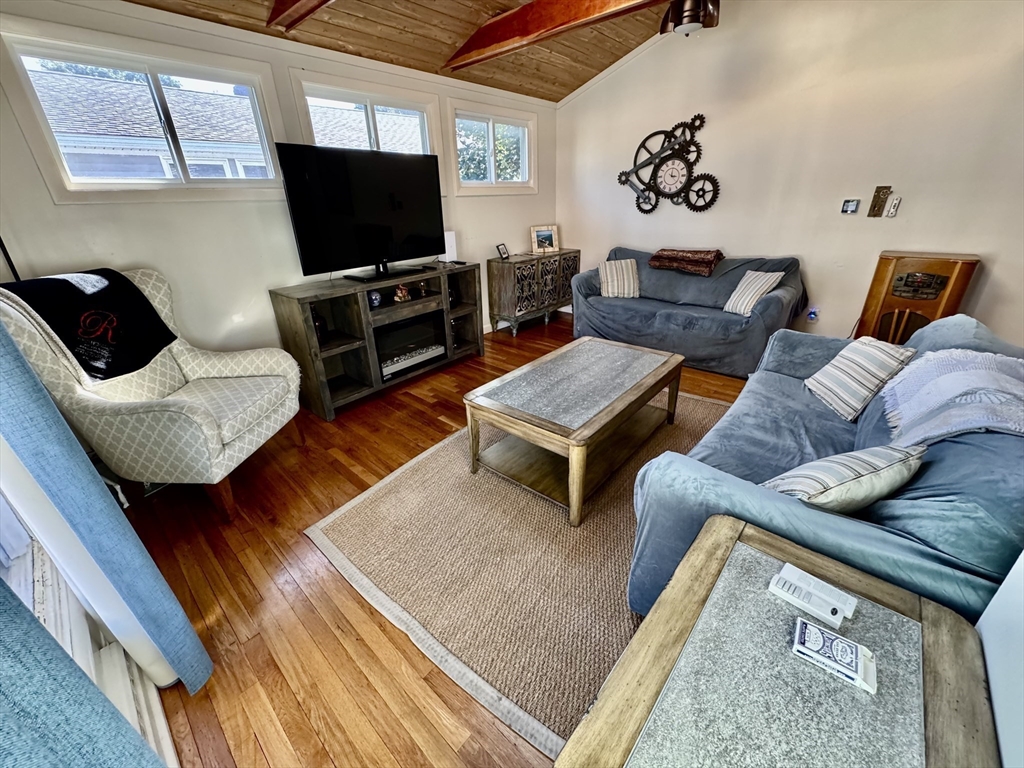 99 Nantasket Avenue, Hull, Massachusetts, 3 Bedrooms Bedrooms, 6 Rooms Rooms,1 BathroomBathrooms,Residential Lease,For Rent,Nantasket Avenue,73446692