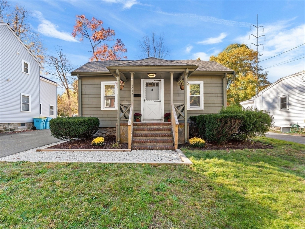 1011 Webster St, Needham, Massachusetts, 3 Bedrooms Bedrooms, 5 Rooms Rooms,2 BathroomsBathrooms,Residential,For Sale,Webster St,73446709