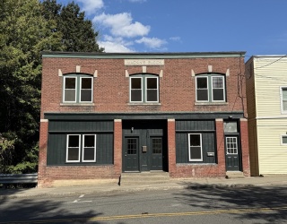 3 Bridge St, Montague, Massachusetts, 6 Bedrooms Bedrooms, 10 Rooms Rooms,3.5 BathroomsBathrooms,Residential Income,For Sale,Bridge St,73432118