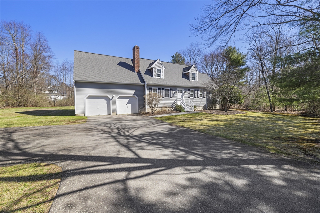 1680 Maple St, Dighton, Massachusetts, 4 Bedrooms Bedrooms, 7 Rooms Rooms,3 BathroomsBathrooms,Residential,For Sale,Maple St,73358735