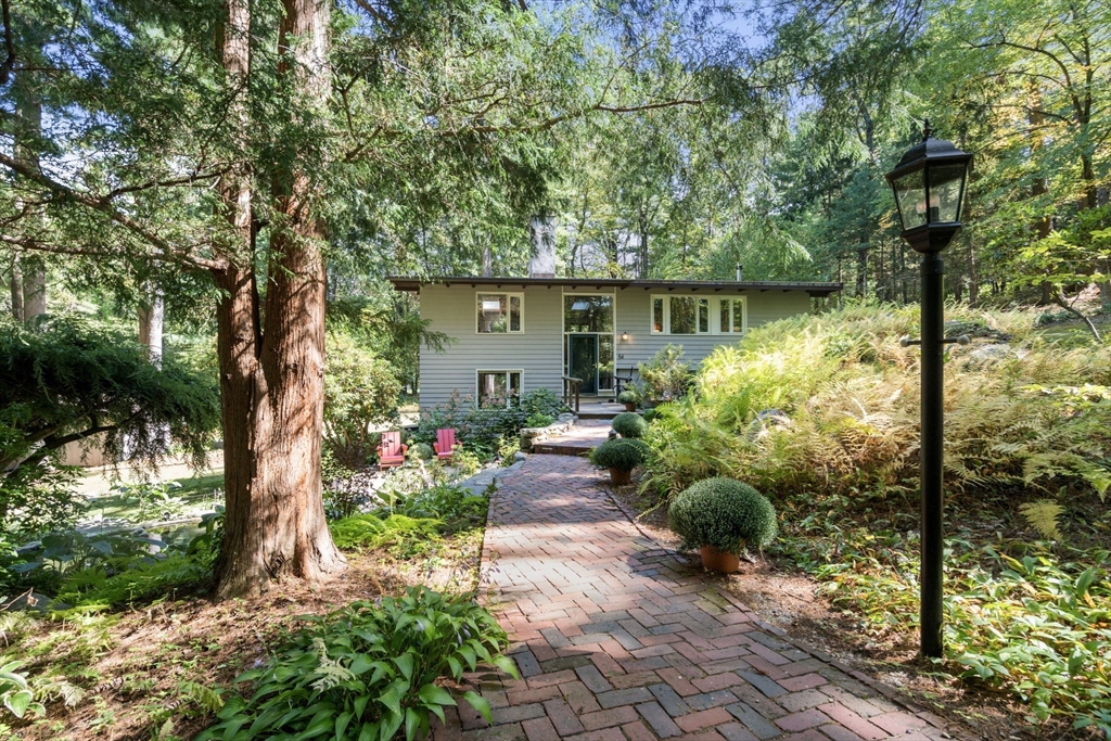 54 Prospect Street, Sherborn, Massachusetts, 3 Bedrooms Bedrooms, 7 Rooms Rooms,2 BathroomsBathrooms,Residential,For Sale,Prospect Street,73431208