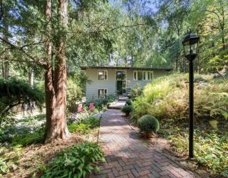 54 Prospect Street, Sherborn, Massachusetts, 3 Bedrooms Bedrooms, 7 Rooms Rooms,2 BathroomsBathrooms,Residential,For Sale,Prospect Street,73431208