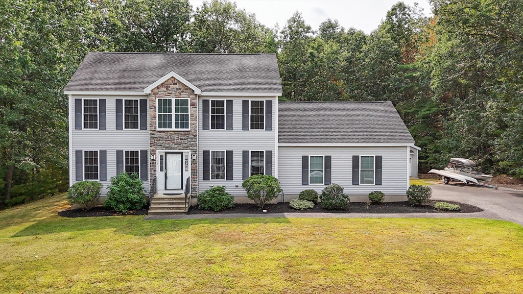 16 Myles Ln, Shirley, Massachusetts, 3 Bedrooms Bedrooms, 8 Rooms Rooms,2.5 BathroomsBathrooms,Residential,For Sale,Myles Ln,73423679