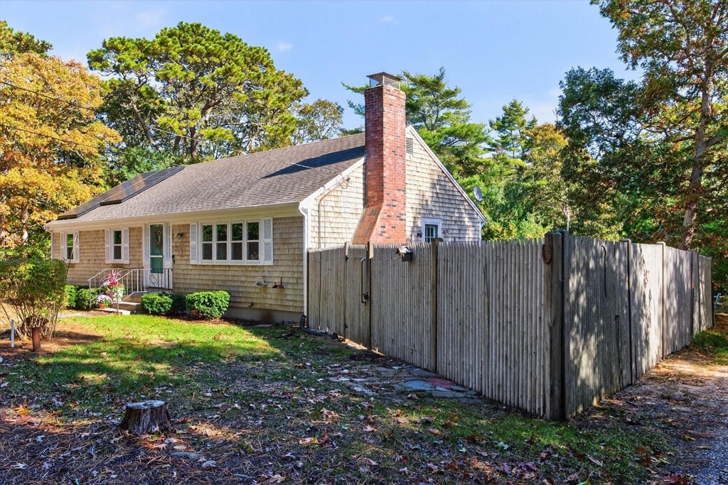 299 Depot Road, Harwich, Massachusetts, 3 Bedrooms Bedrooms, 6 Rooms Rooms,1 BathroomBathrooms,Residential,For Sale,Depot Road,73447086