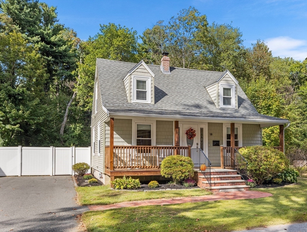 18 Wright Street, North Reading, Massachusetts, 3 Bedrooms Bedrooms, 7 Rooms Rooms,1.5 BathroomsBathrooms,Residential,For Sale,Wright Street,73432122