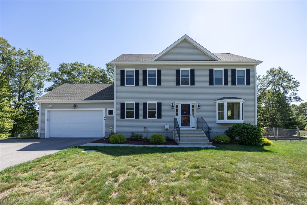 11 Willow Brook Ln, Blackstone, Massachusetts, 3 Bedrooms Bedrooms, 6 Rooms Rooms,3 BathroomsBathrooms,Residential,For Sale,Willow Brook Ln,73427020