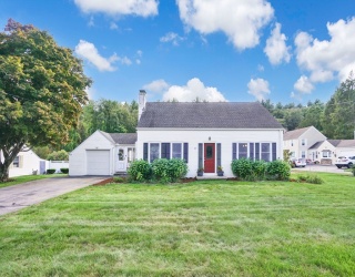 81 Oak Hollow Rd, Springfield, Massachusetts, 3 Bedrooms Bedrooms, 7 Rooms Rooms,2 BathroomsBathrooms,Residential,For Sale,Oak Hollow Rd,73432781