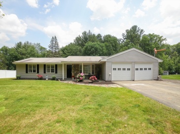 40 Old Stage Rd, Chelmsford, Massachusetts, 4 Bedrooms Bedrooms, 7 Rooms Rooms,2.5 BathroomsBathrooms,Residential,For Sale,Old Stage Rd,73386866