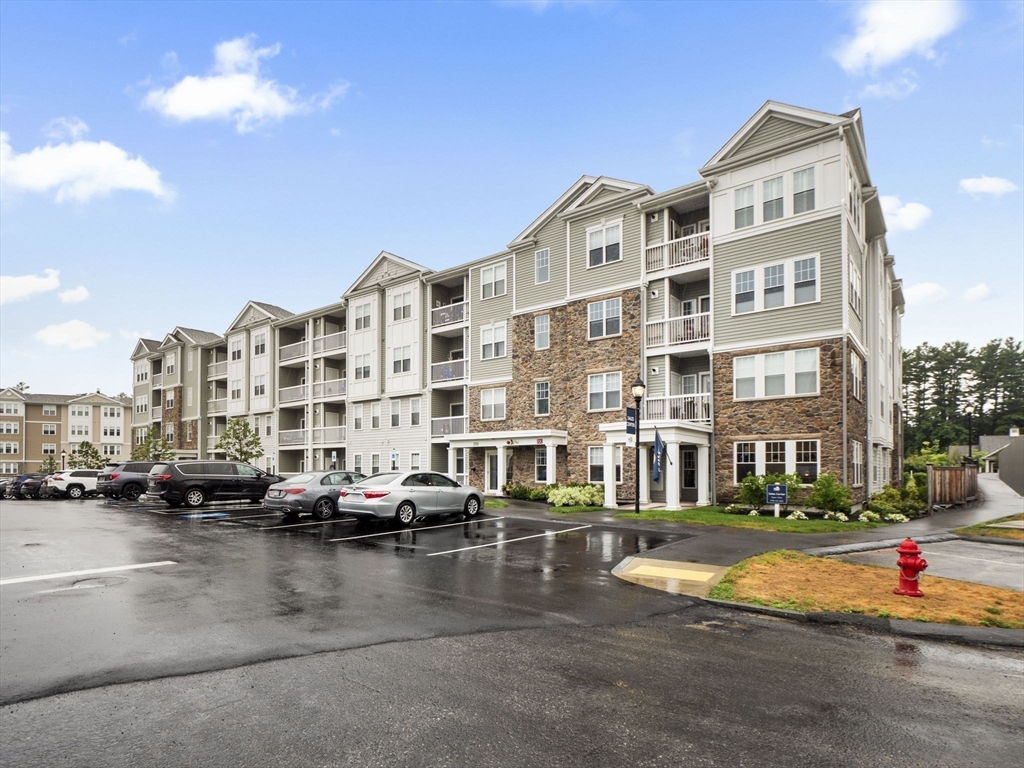 250 Martins Landing, North Reading, Massachusetts, 2 Bedrooms Bedrooms, 4 Rooms Rooms,2 BathroomsBathrooms,Residential,For Sale,Martins Landing,73407768