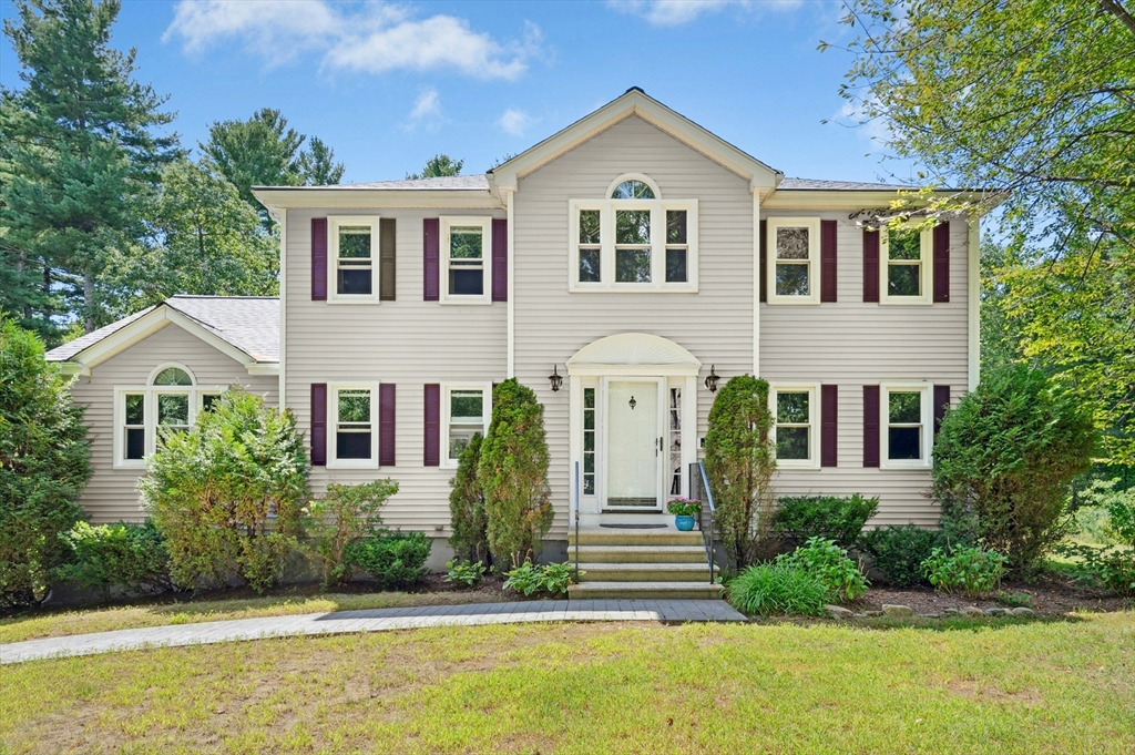 89 Franklin St, Douglas, Massachusetts, 4 Bedrooms Bedrooms, 8 Rooms Rooms,2.5 BathroomsBathrooms,Residential,For Sale,Franklin St,73424947