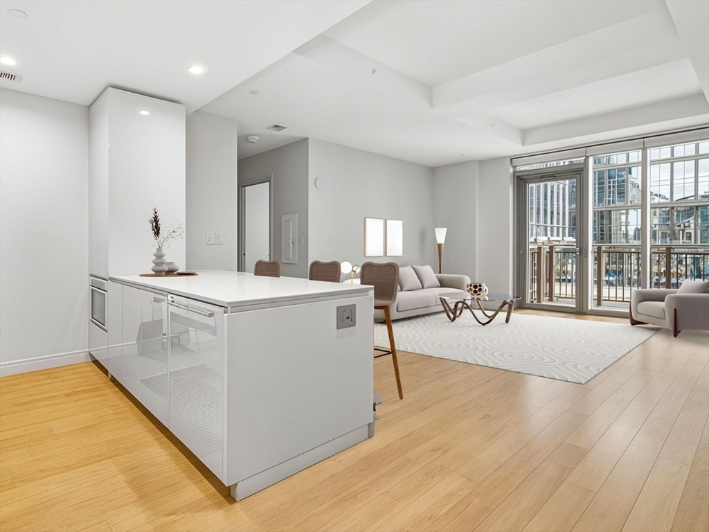 135 Seaport Blvd, Boston, Massachusetts, 2 Bedrooms Bedrooms, 4 Rooms Rooms,2 BathroomsBathrooms,Residential Lease,For Rent,Seaport Blvd,73447201