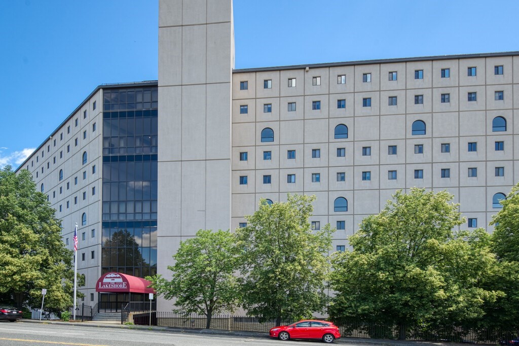 65 Lake Ave, Worcester, Massachusetts, 2 Bedrooms Bedrooms, 6 Rooms Rooms,2 BathroomsBathrooms,Residential Lease,For Rent,Lake Ave,73447205