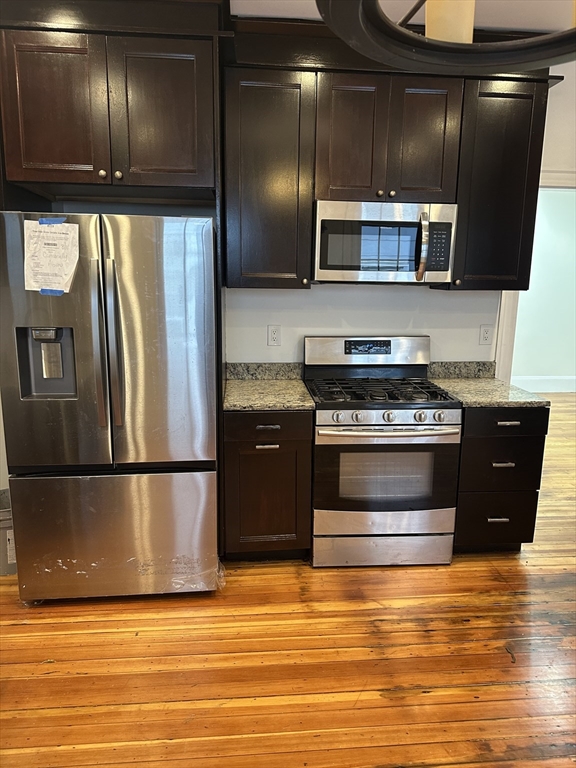 10 Dalrymple St, Boston, Massachusetts, 4 Bedrooms Bedrooms, 9 Rooms Rooms,2 BathroomsBathrooms,Residential Lease,For Rent,Dalrymple St,73447196