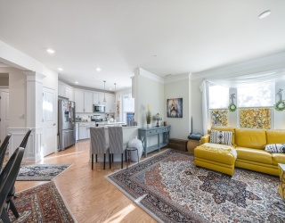 4 Francis Dr, Andover, Massachusetts, 2 Bedrooms Bedrooms, 5 Rooms Rooms,2 BathroomsBathrooms,Residential,For Sale,Francis Dr,73447233